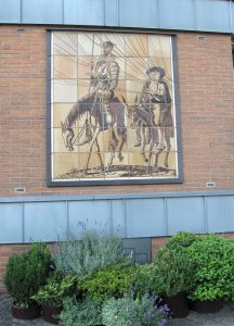 Keramisches Relief „Don Quixote und Sancho Pansa“ von Kurt Derckum auf der Alte Straße 197 in Frechen
